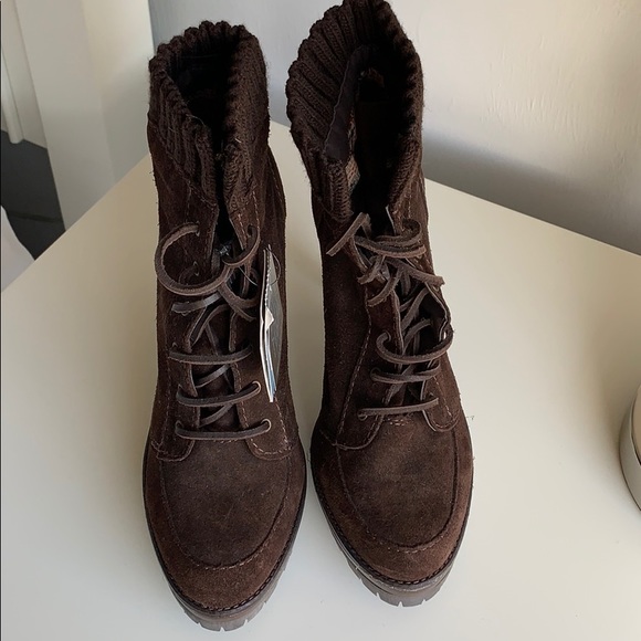NWT Suede boots - Picture 1 of 8